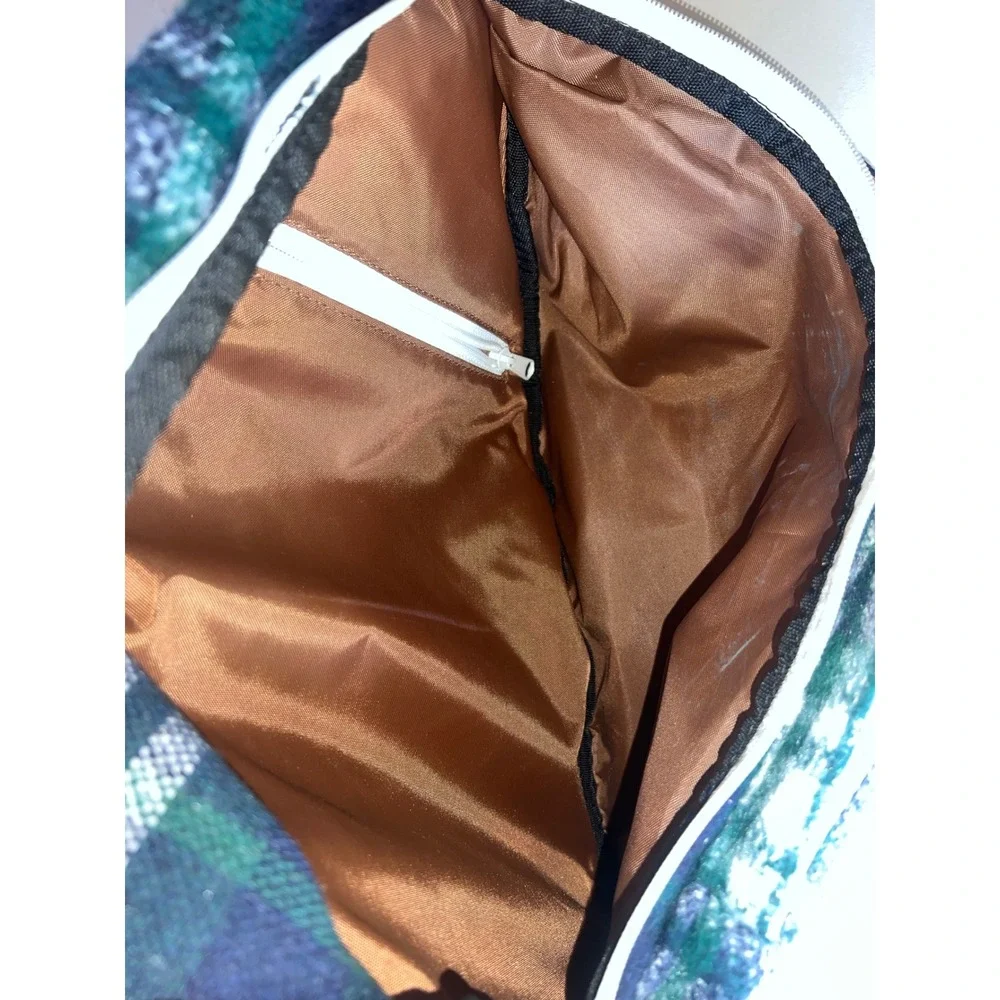 Kavu brand material